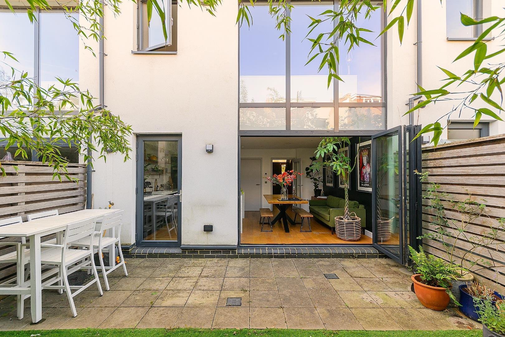 Lydstep terrace southville 34955973 0 l9 tsv external g